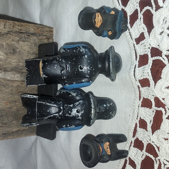 1960s Salt & Pepper Cast Iron Family by Danecraft - Picture 7 of 12